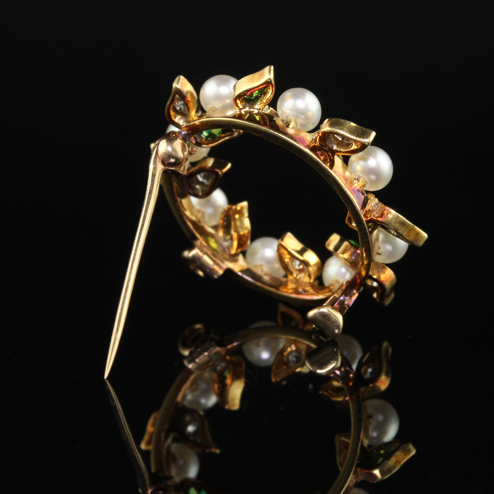 Round Cut Peridot Sapphire Pearl Brooch