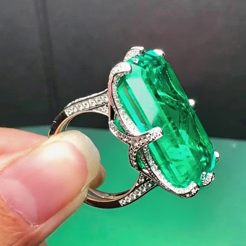 8ct Emerald Cut Vivid Green Emerald Statement Ring