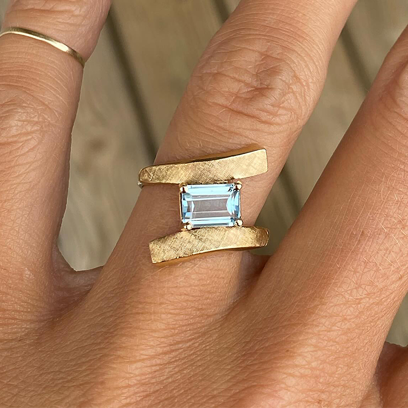 Minimalist Textured 2ct Emerald Cut Sky Blue Aquamarine Split Band