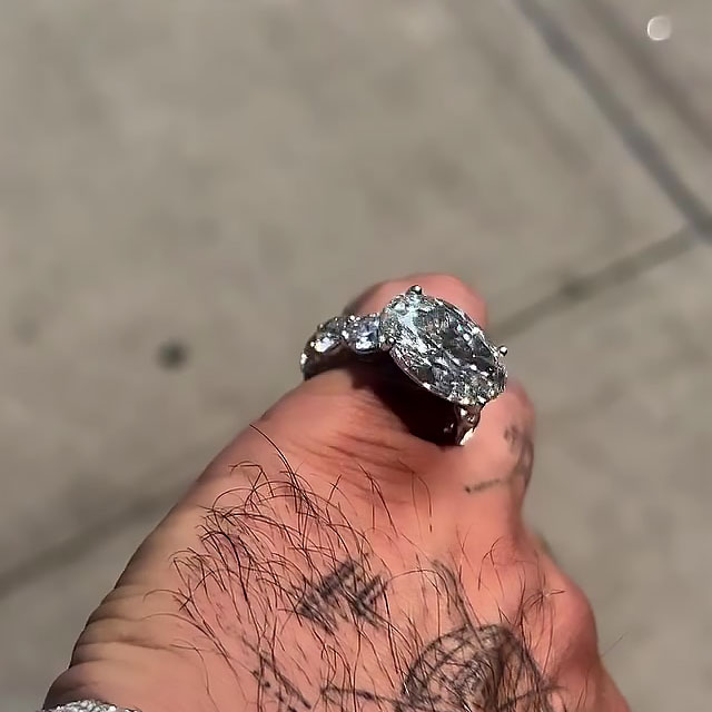 4ct East-west Design Oval Cut White Sapphire Men's Engagement Ring