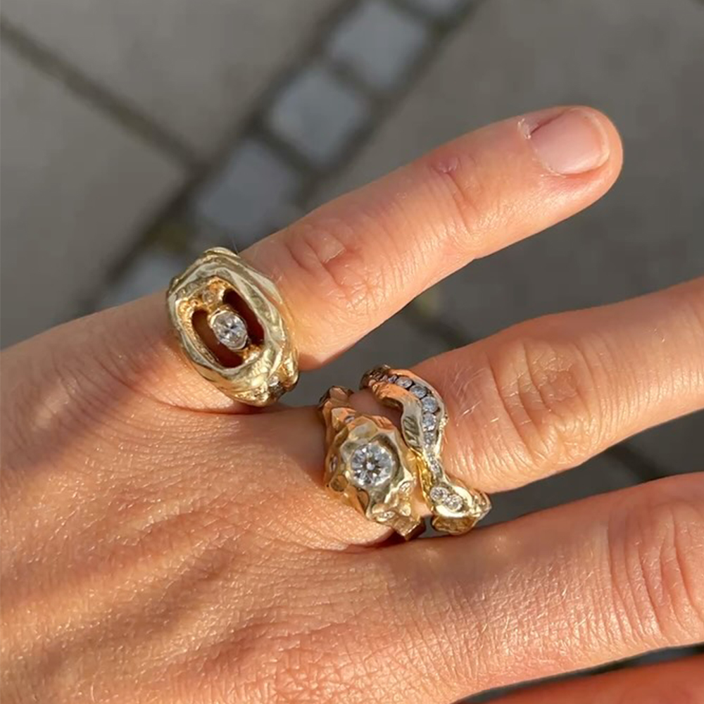 1.5ct Round Cut White Sapphire Textured Ring Set