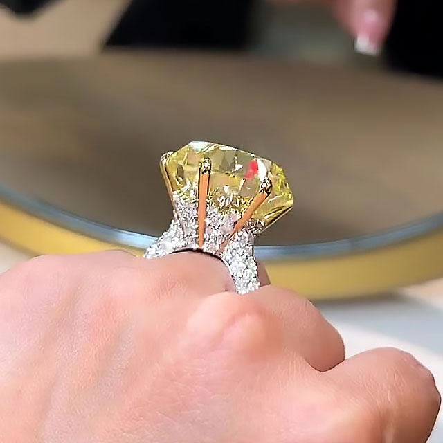 8ct Round Cut Yellow Sapphire Engagement Ring