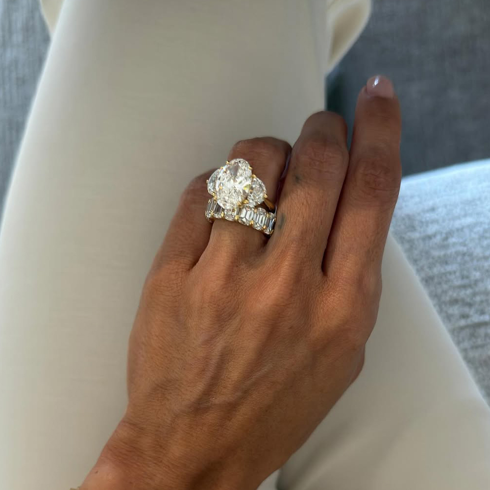 4ct Oval Cut White Sapphire Wedding Set / 2pcs