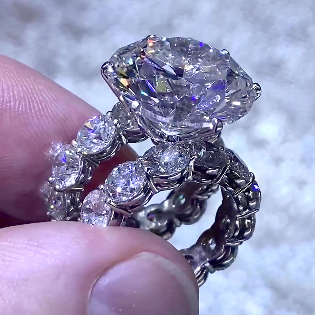 8ct Round Cut White Sapphire Split Shank Engagement Ring