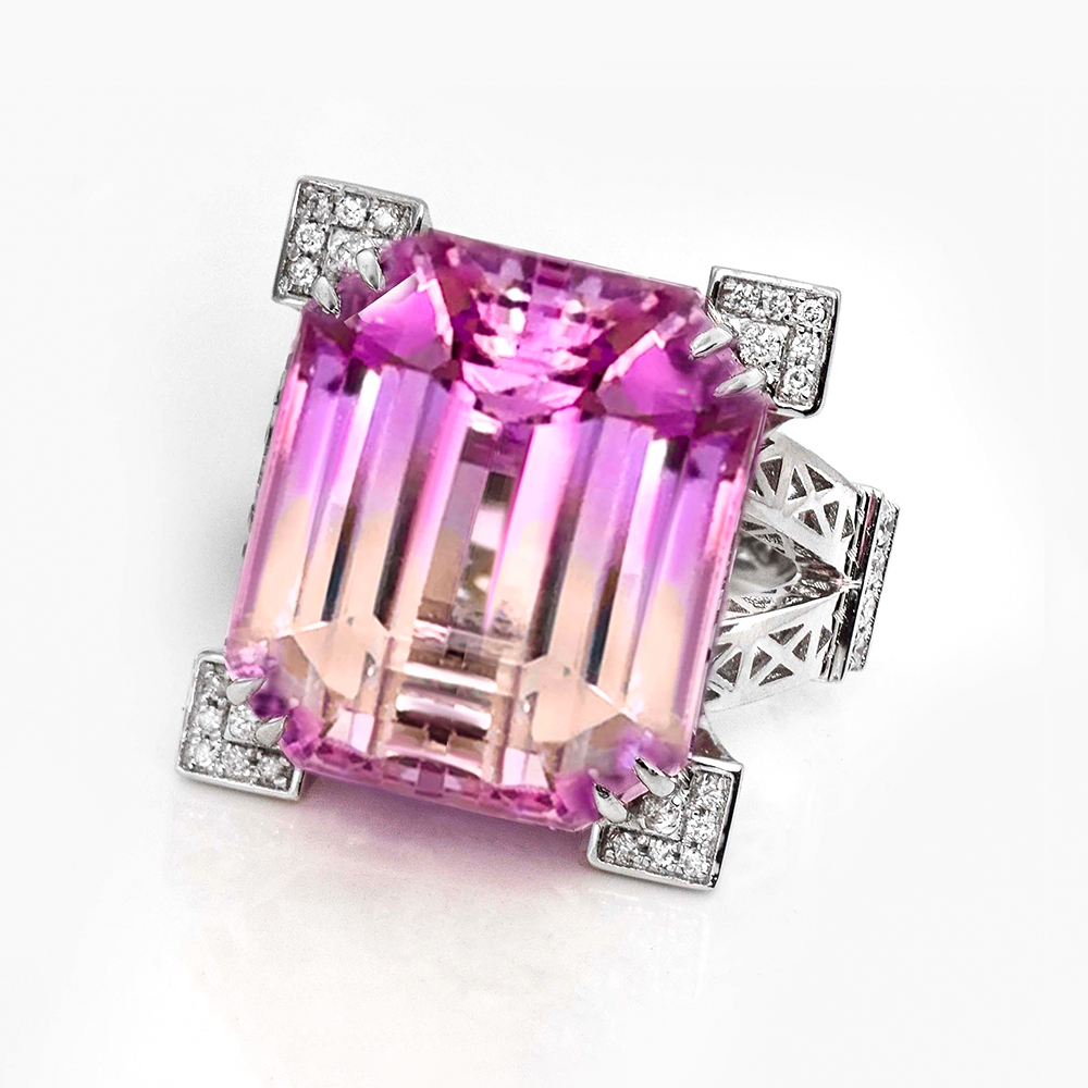 Eiffel Tower Design 18ct Emerald Cut Kunzite Sapphire Cocktail Ring