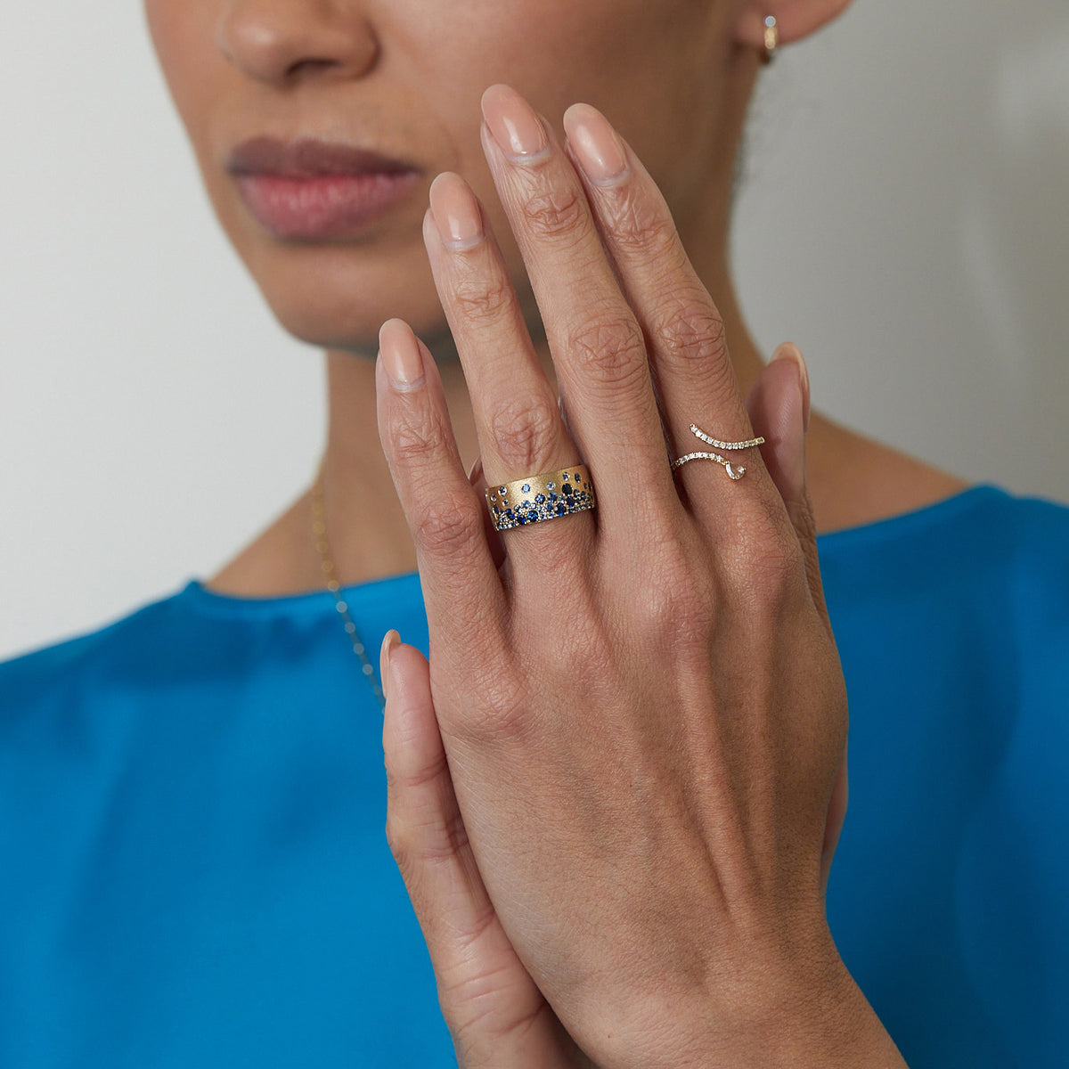 1.34ct Round Cut Scattered Sapphire Cigar Band