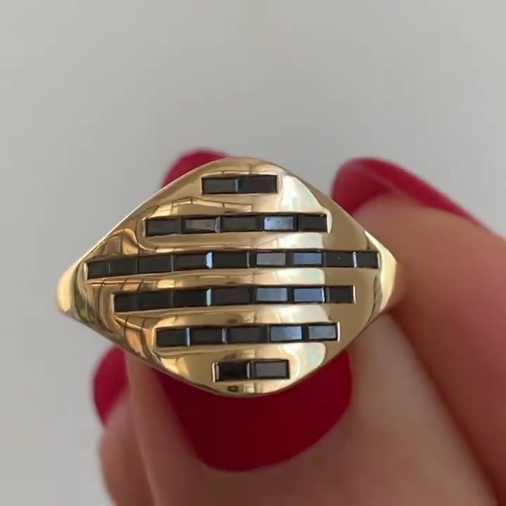 Dual Color Options 1.2ct Black/White Sapphire Signet Ring