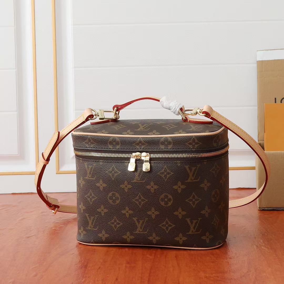 L design classic cosmetic bag