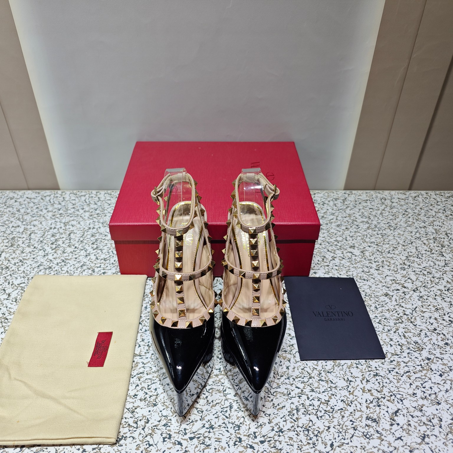 2024 New Valentino Heeled Studded Sandals
