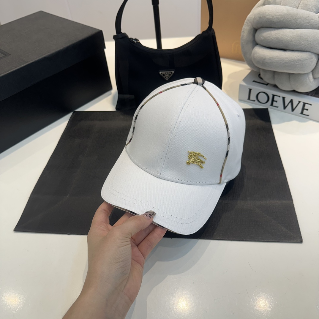 Burberry new versatile baseball cap