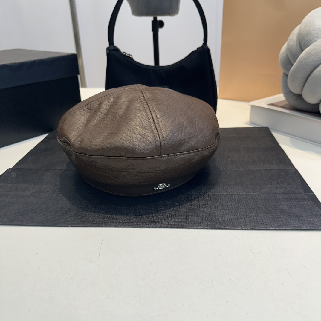 C autumn and winter new washed leather beret