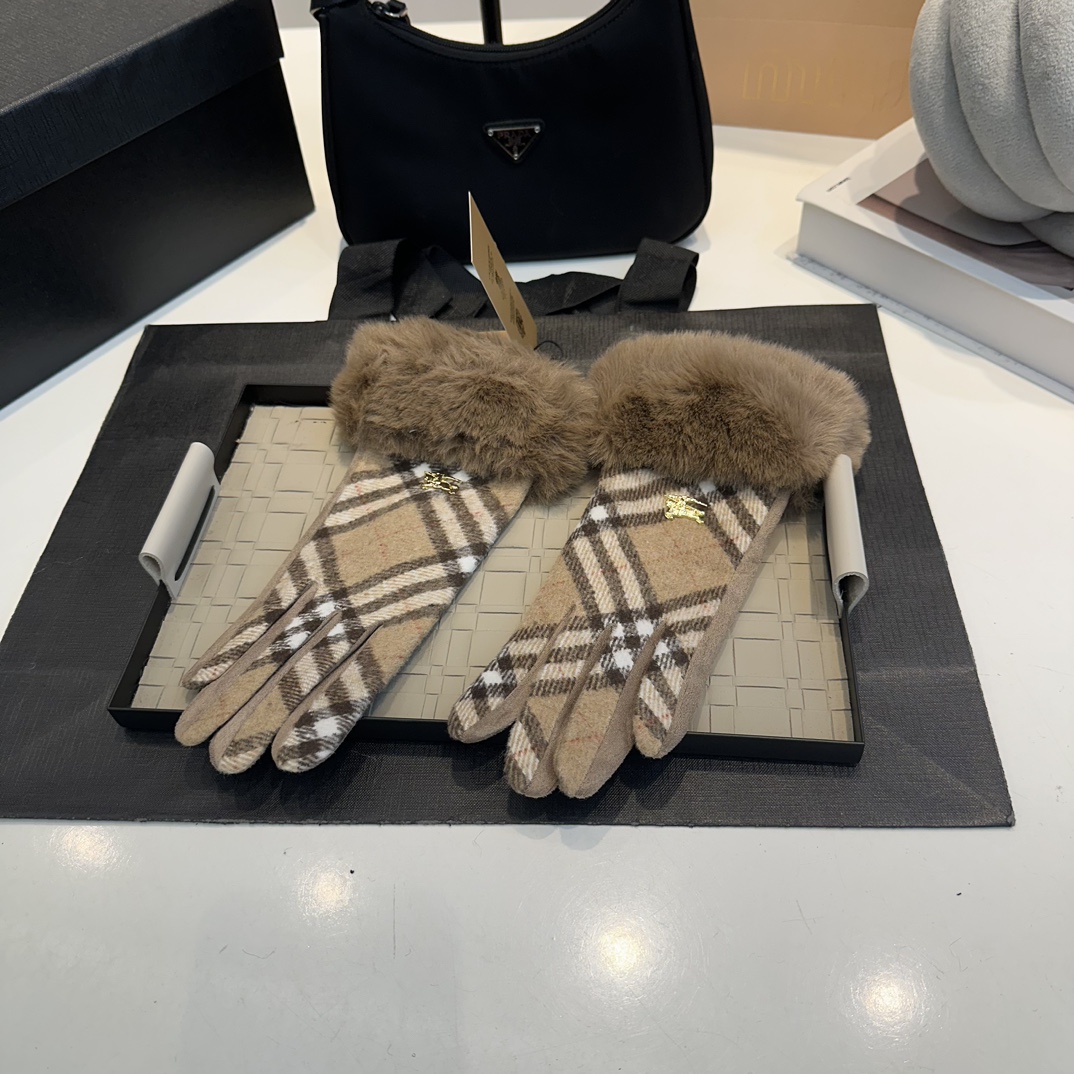 B New Wool Gloves 