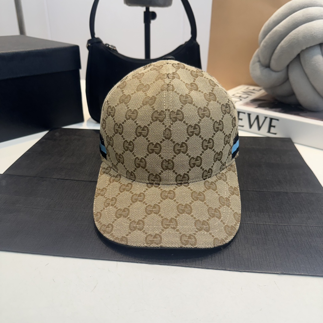G classic baseball cap shape with web detail GG canvas