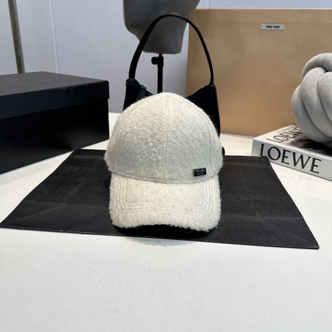 P new wool baseball cap, classic style for men and women