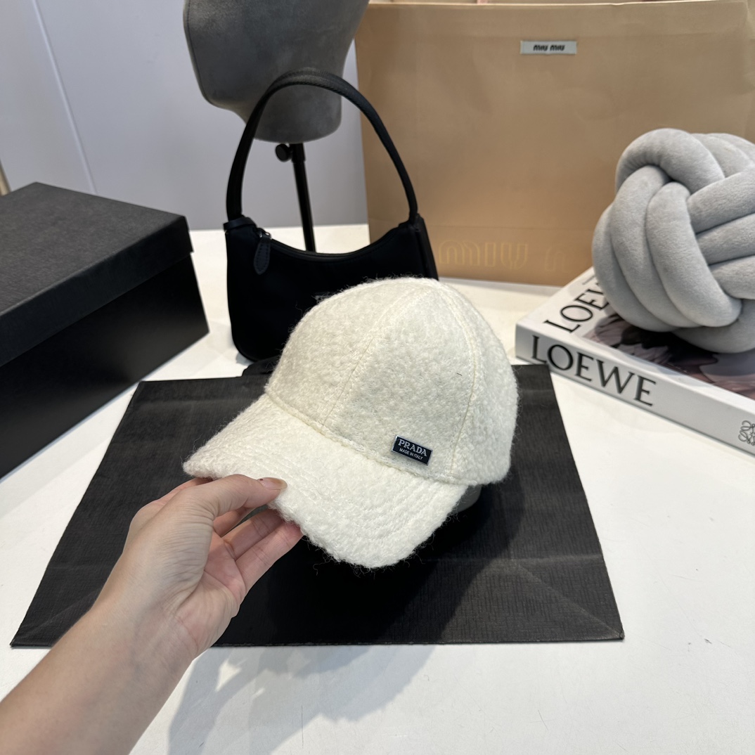 P new wool baseball cap, classic style for both men and women