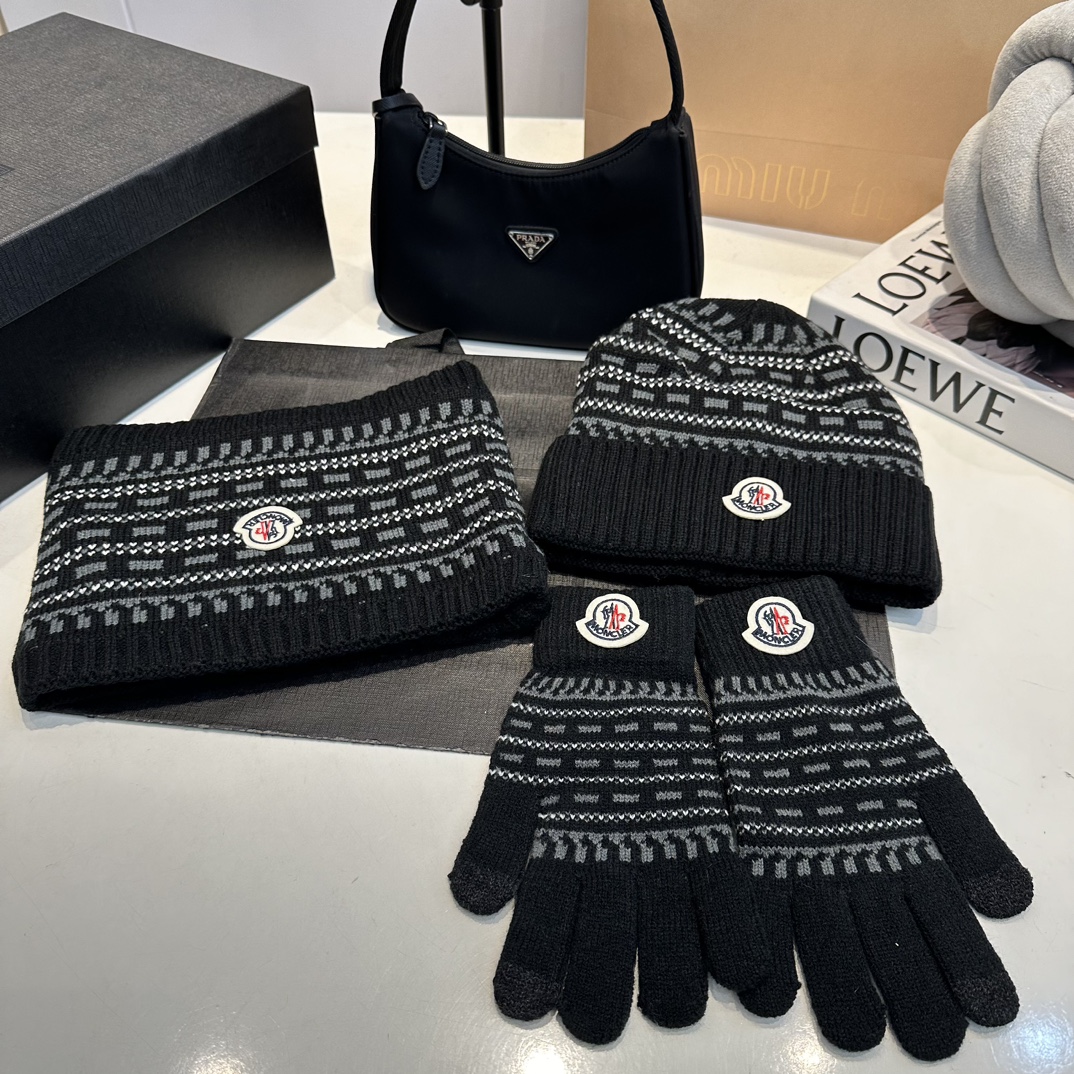 M three-piece suit gloves hat scarf