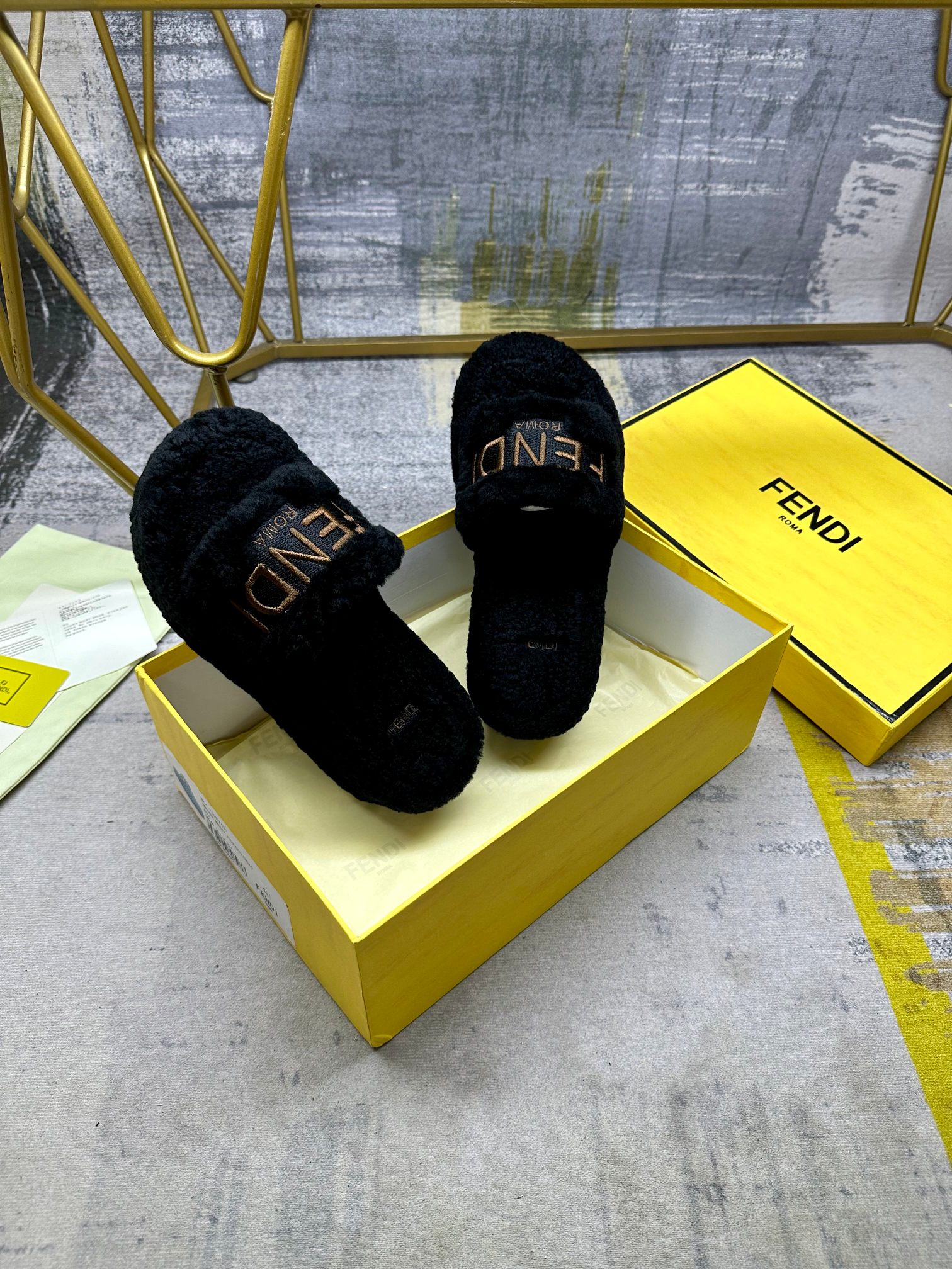 FEND broadband platform slippers Lamb wool wool embroidered sponge sole slippers