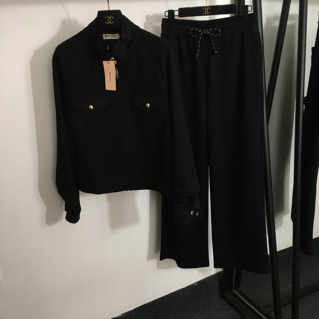 Miu designs new suits