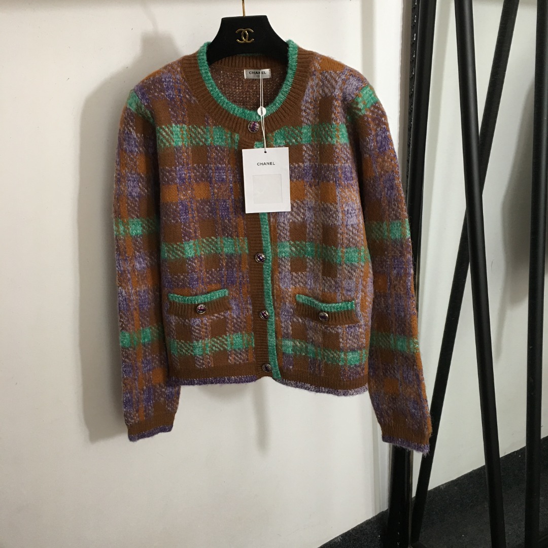 C new contrast color plaid knitted cardigan