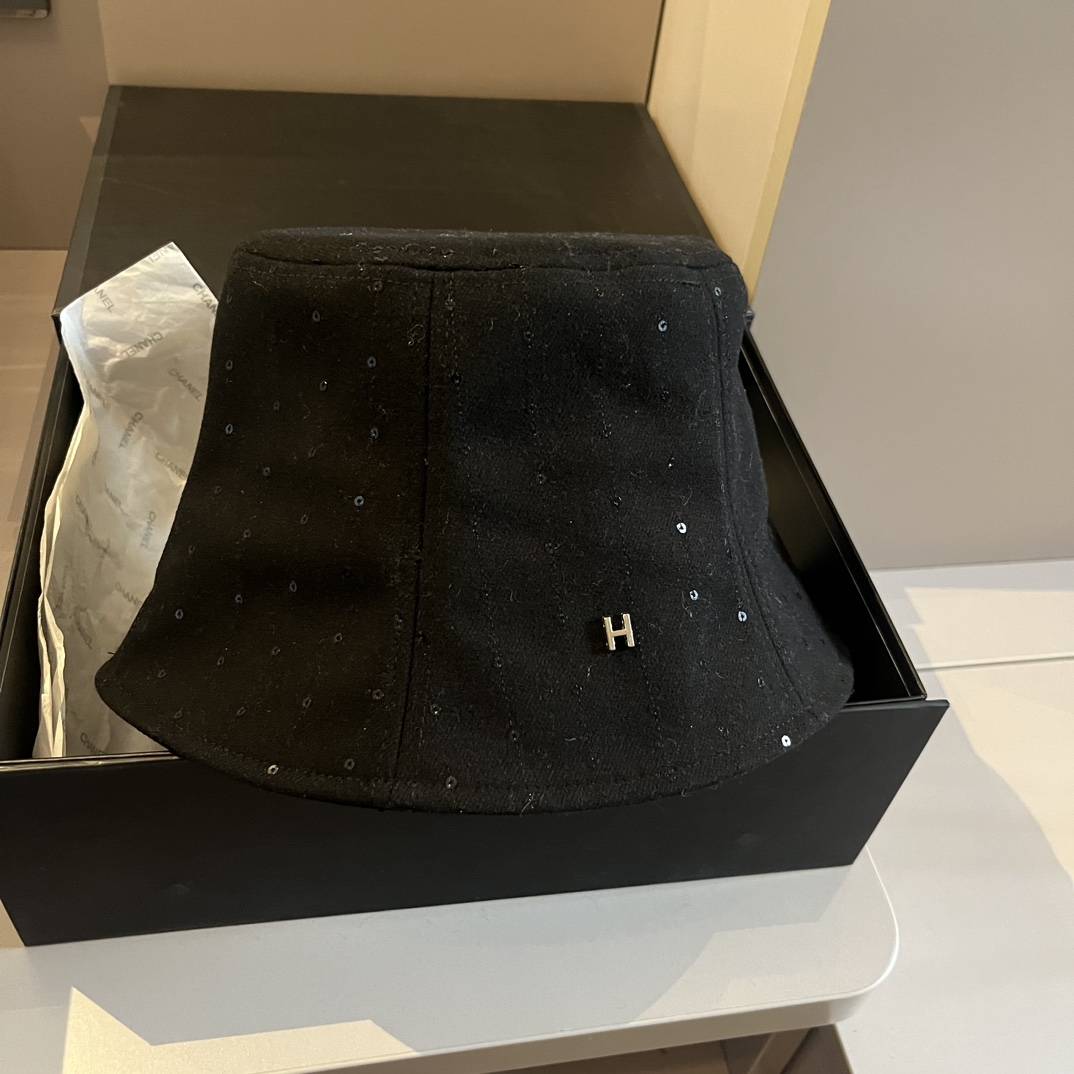 H new sequined bucket hat, head circumference 57cm