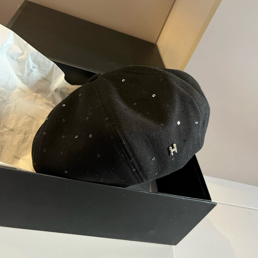 H new black beret, high-end custom made, head circumference 57cm