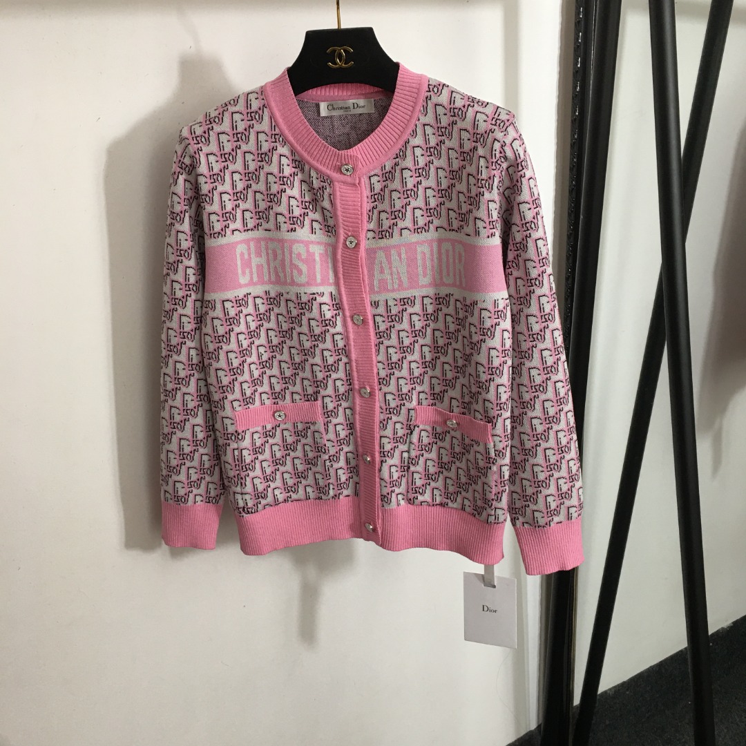 D new five-pointed star button monogram logo round neck knitted cardigan