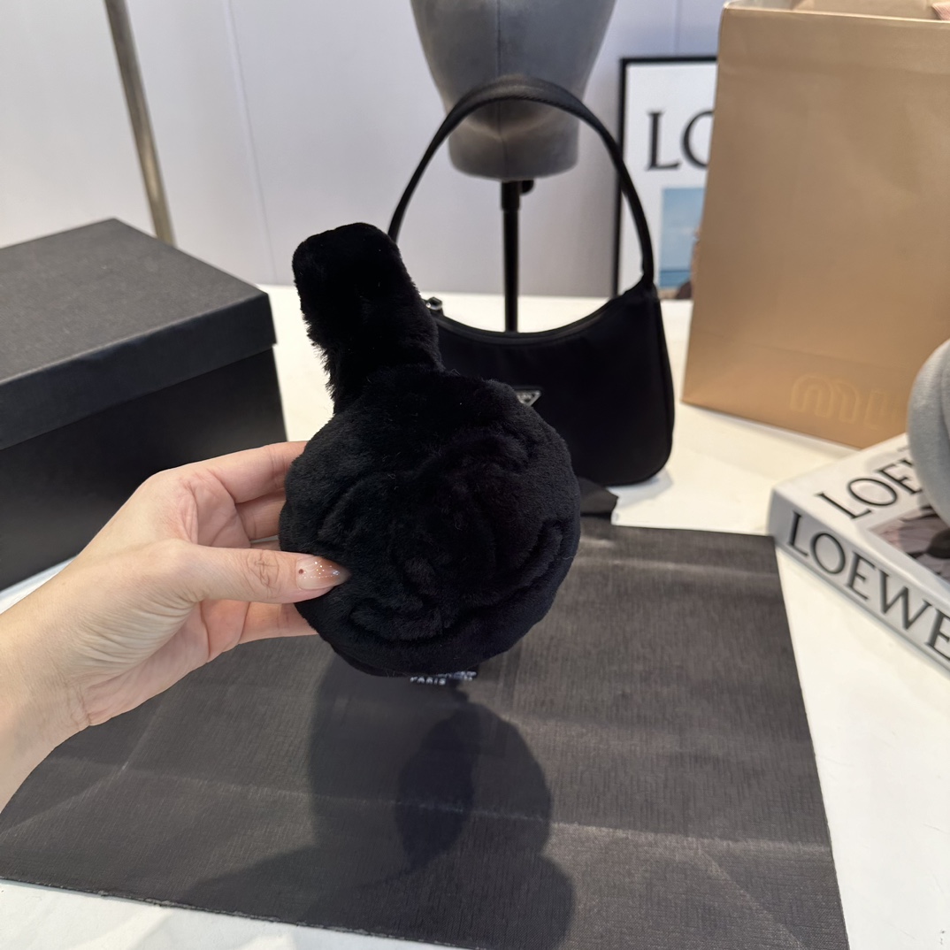 C Classic Lambswool Earmuffs