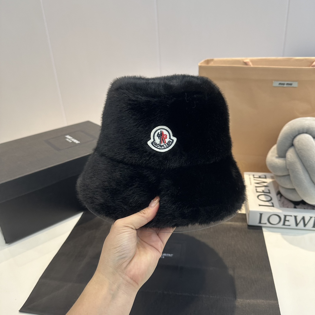 M new fur bucket hat with rabbit fur