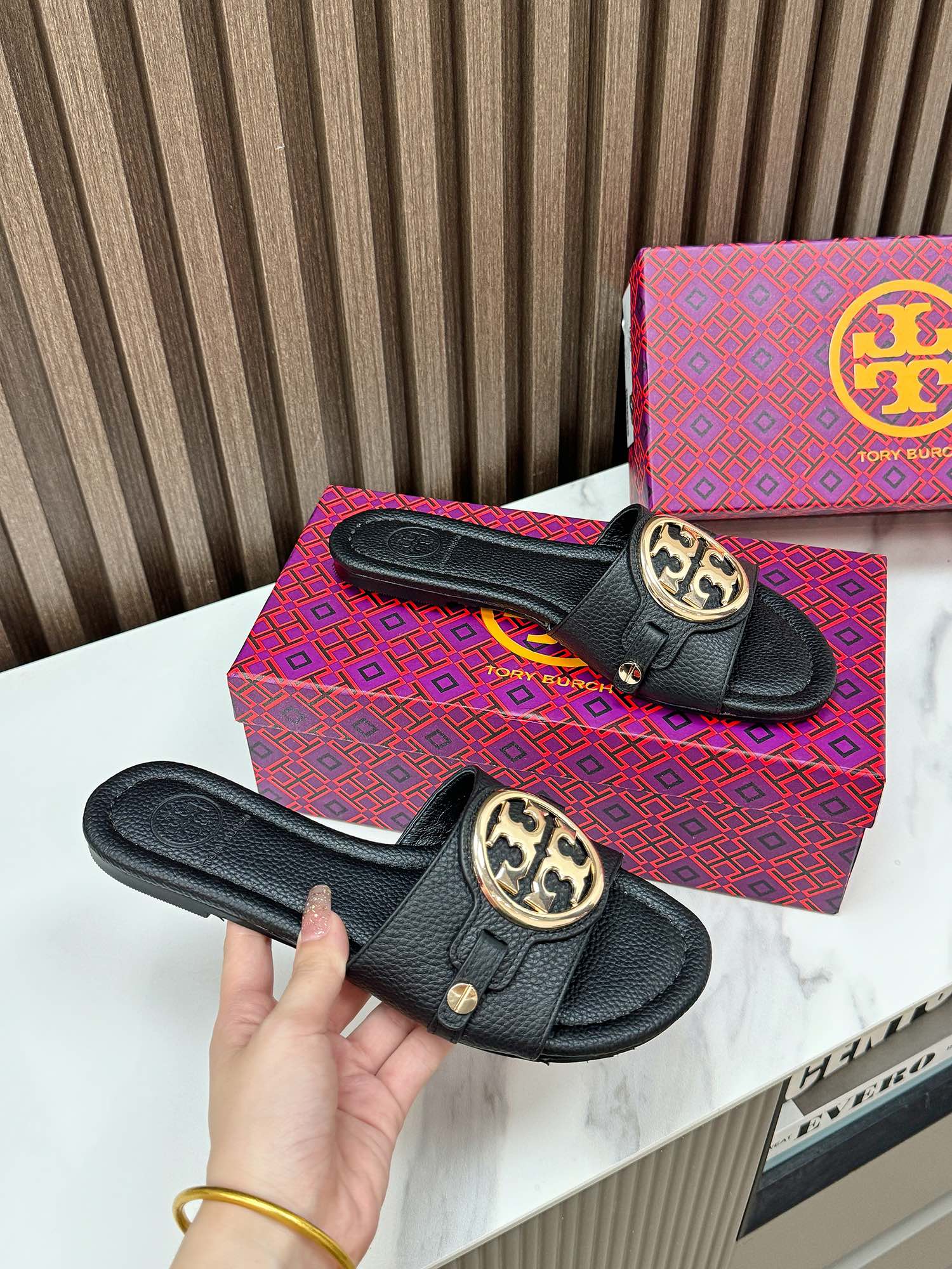 Tory Burch flat summer slippers