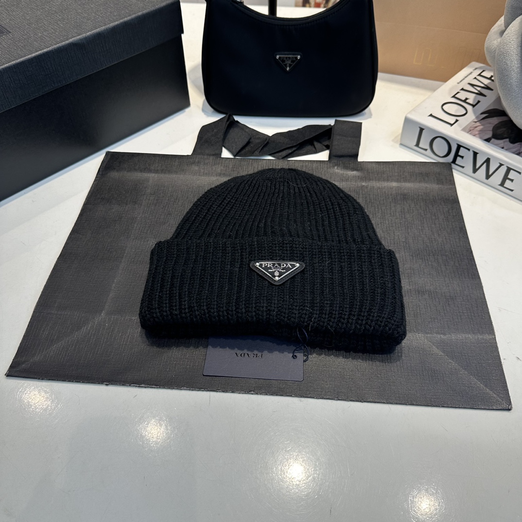 P inverted triangle logo wool knitted hat beanie beanie