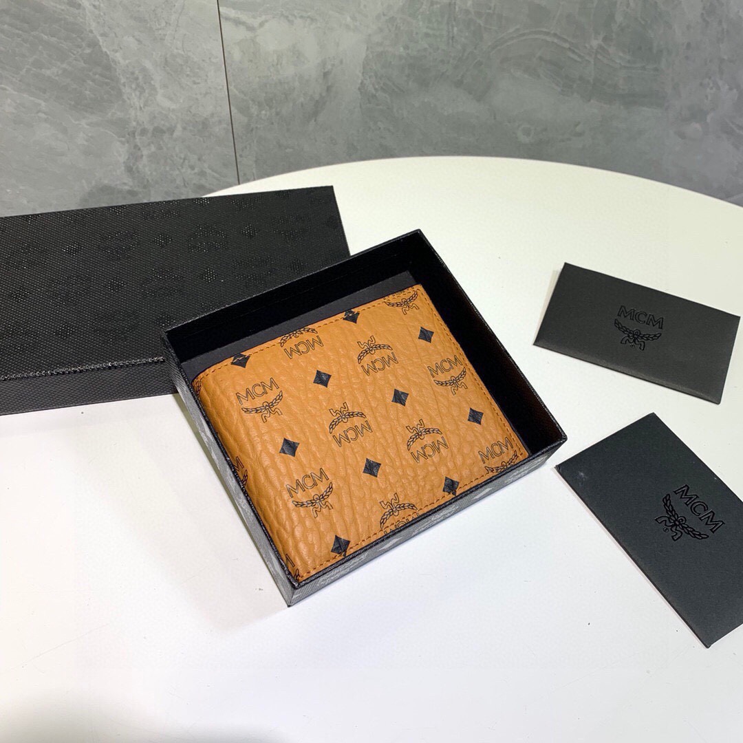 MCM designs new wallet for men and women