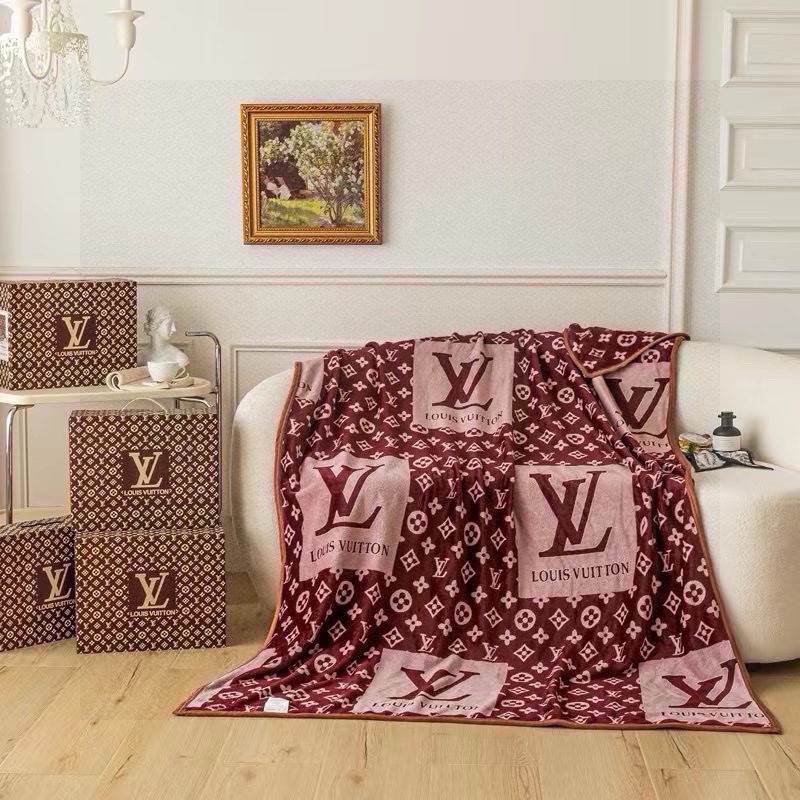 L red classic monogram blanket with gift box
