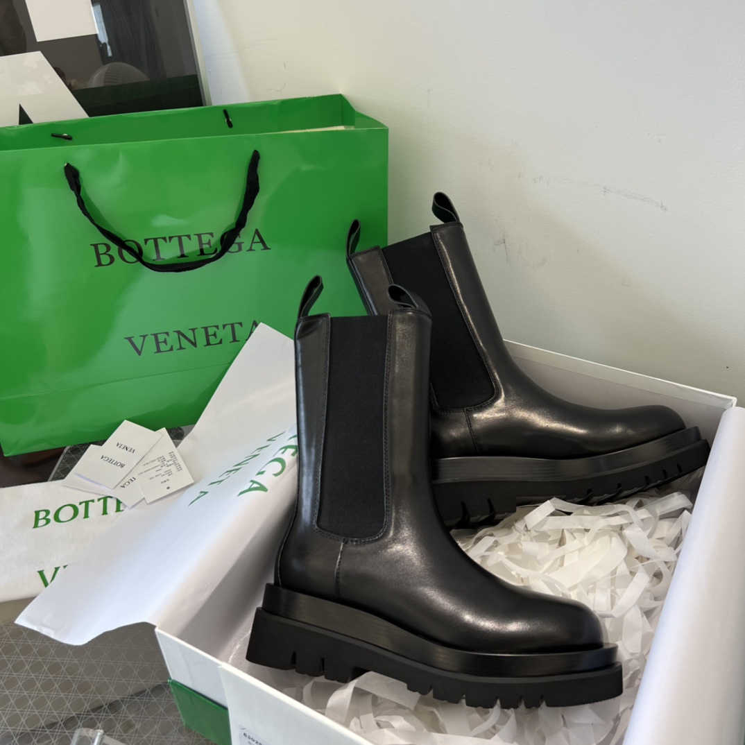 B Design Classic Autumn and Winter Chelsea Boots
