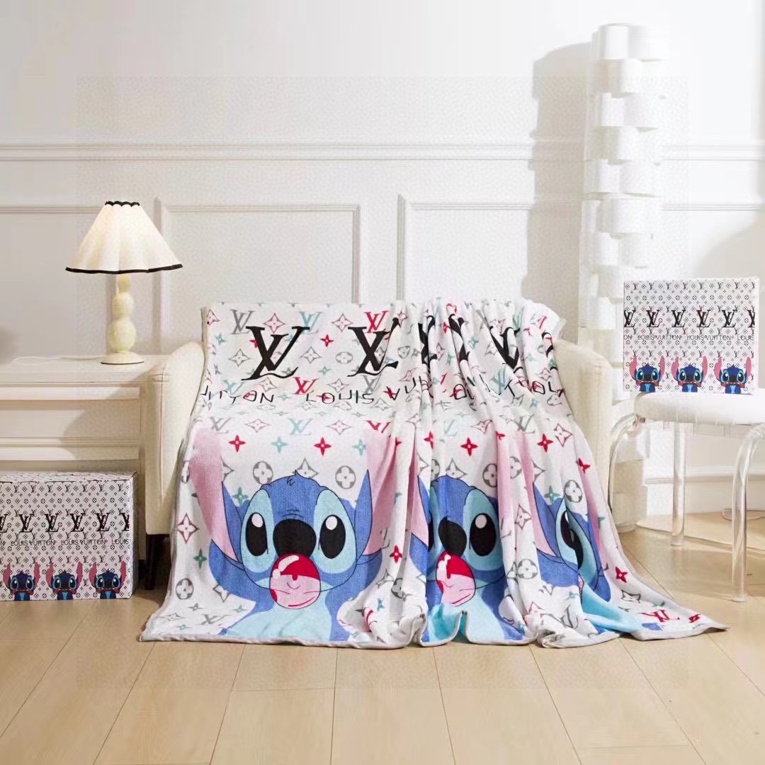 L classic monogram pattern blanket with gift box