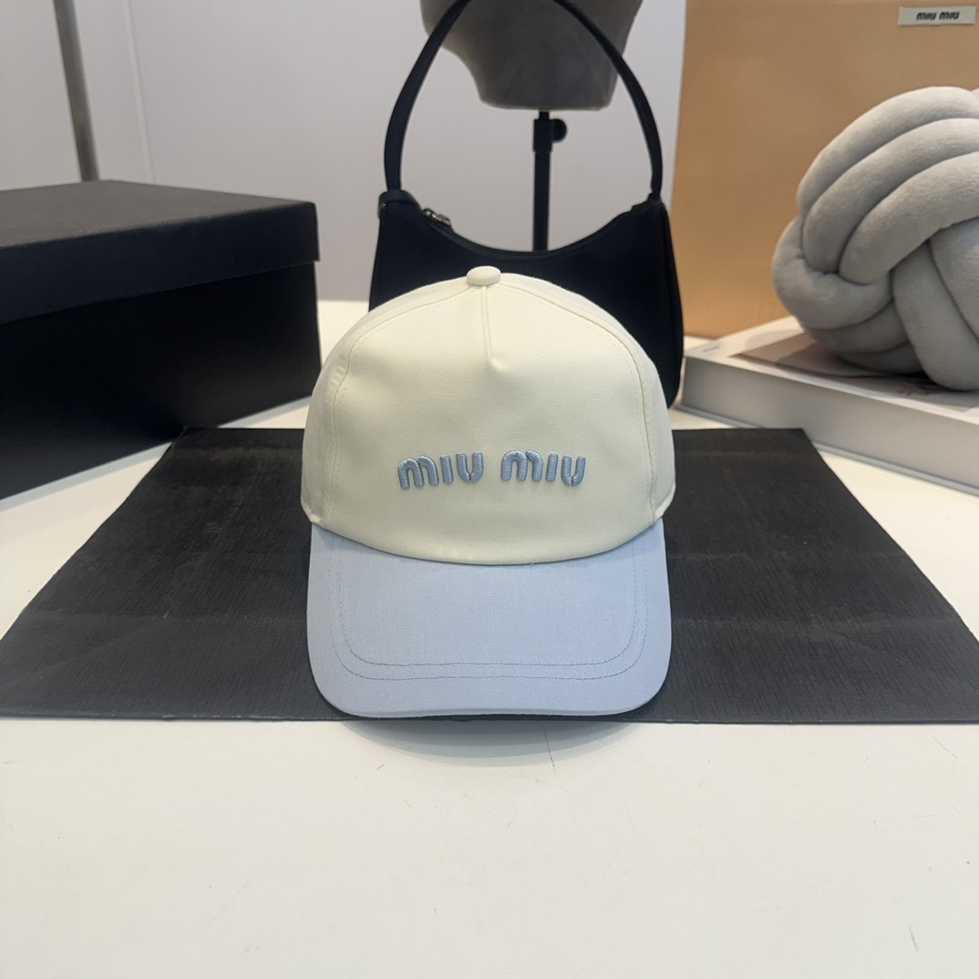 M classic embroidered logo baseball cap 