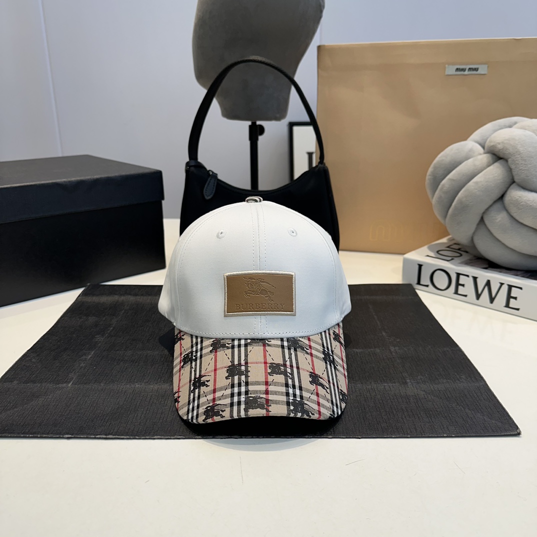 B classic baseball cap