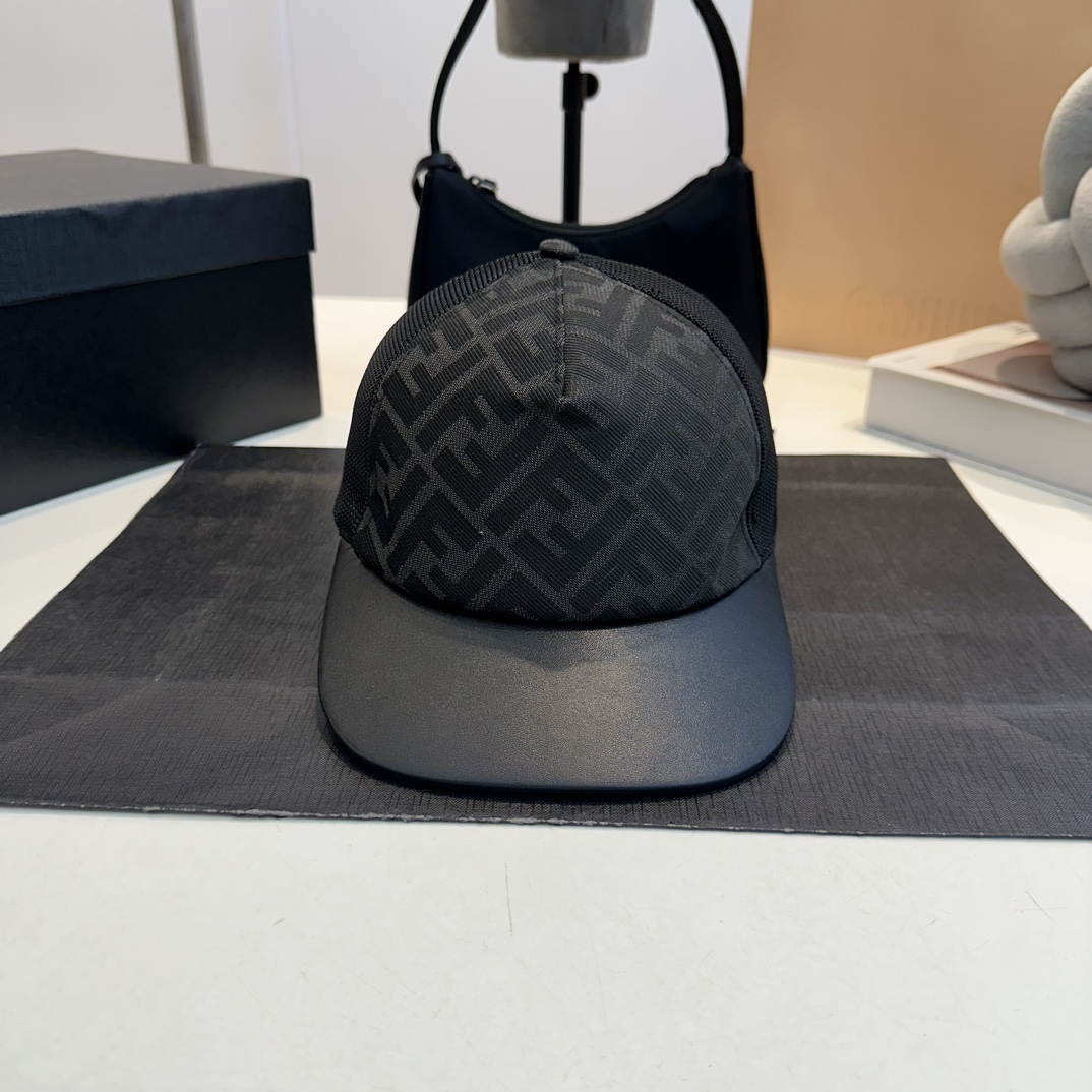 Black F jacquard semi-soft visor baseball cap