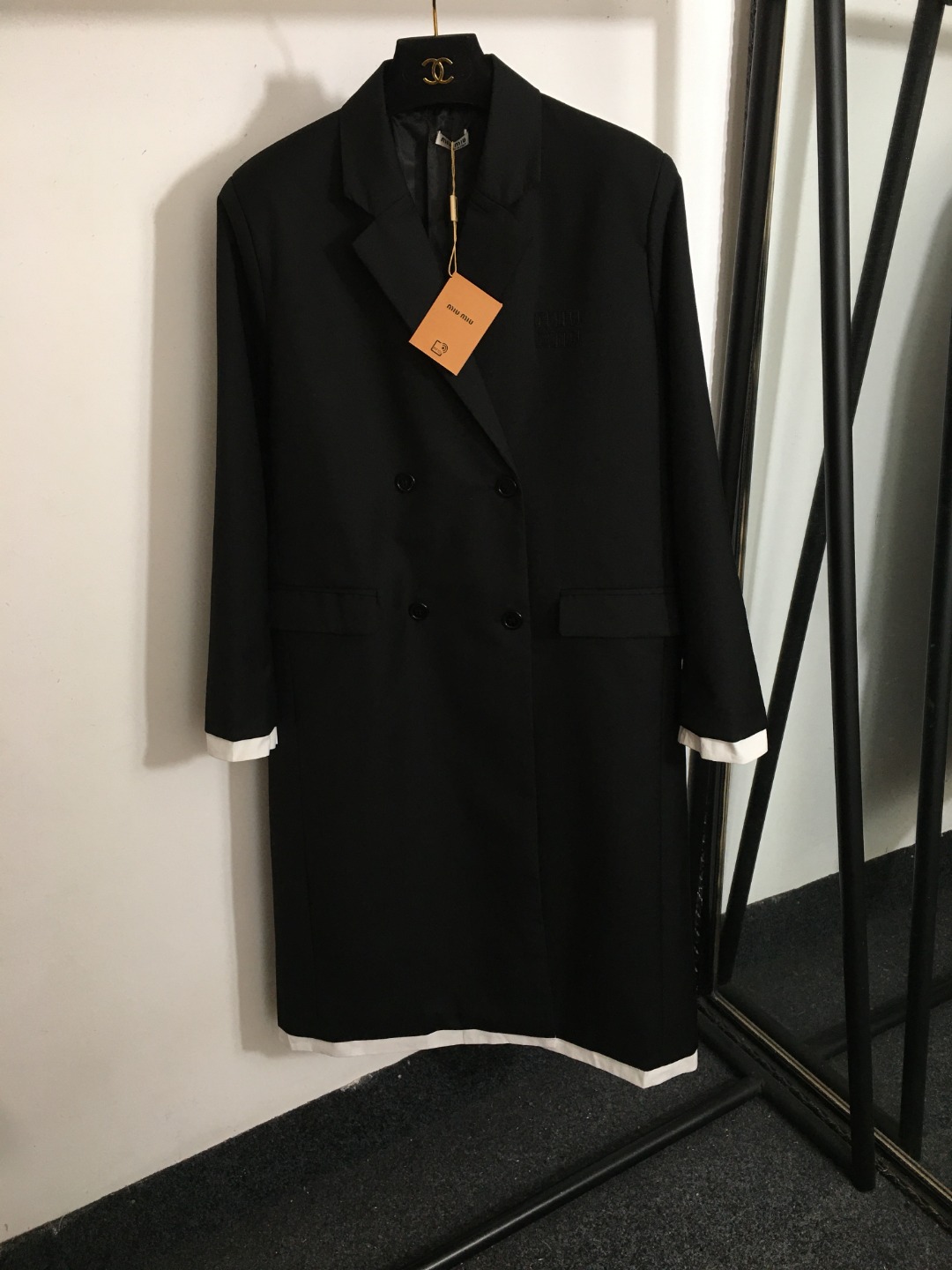 Miu new logo embroidered double-breasted mid-length coat