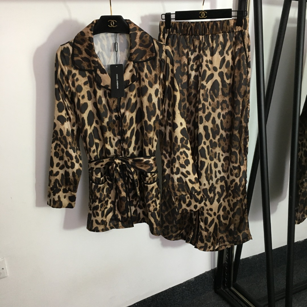 DG new suit (leopard print long-sleeved shirt + elastic high waist wide-leg pants)