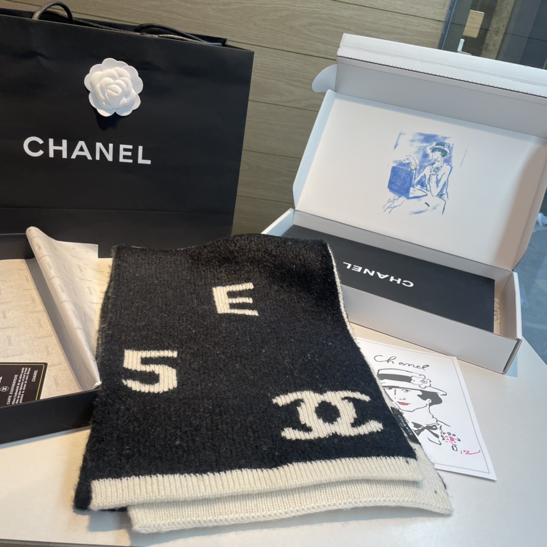Chanel elegant high-end luxury knitted cashmere scarf