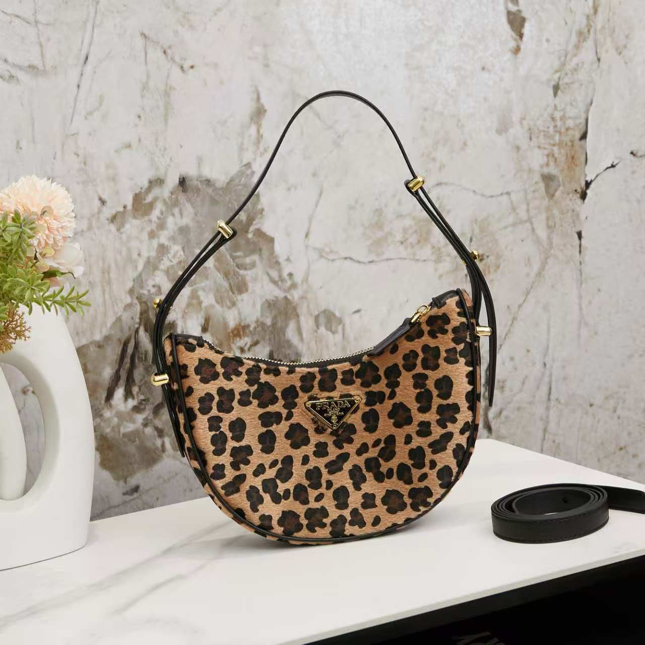 P Design New Leopard Print Underarm Bag