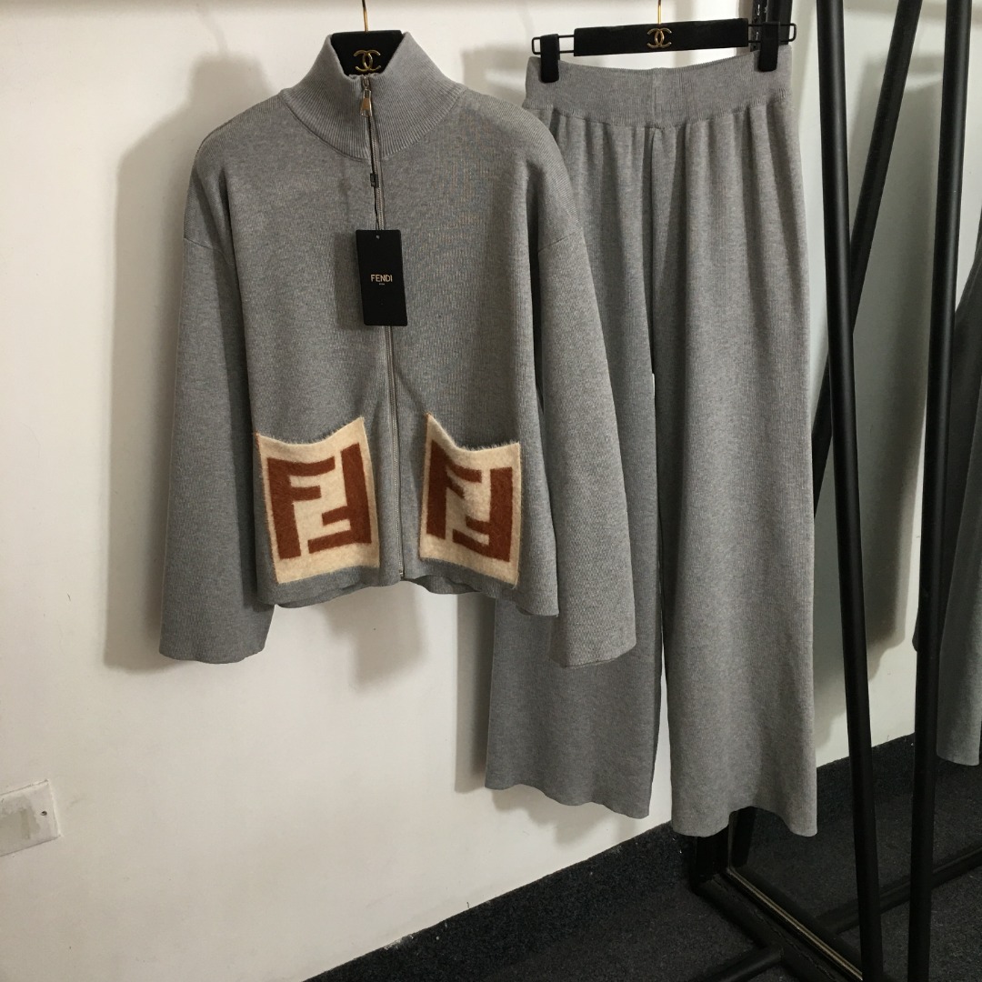F design new knitted suit
