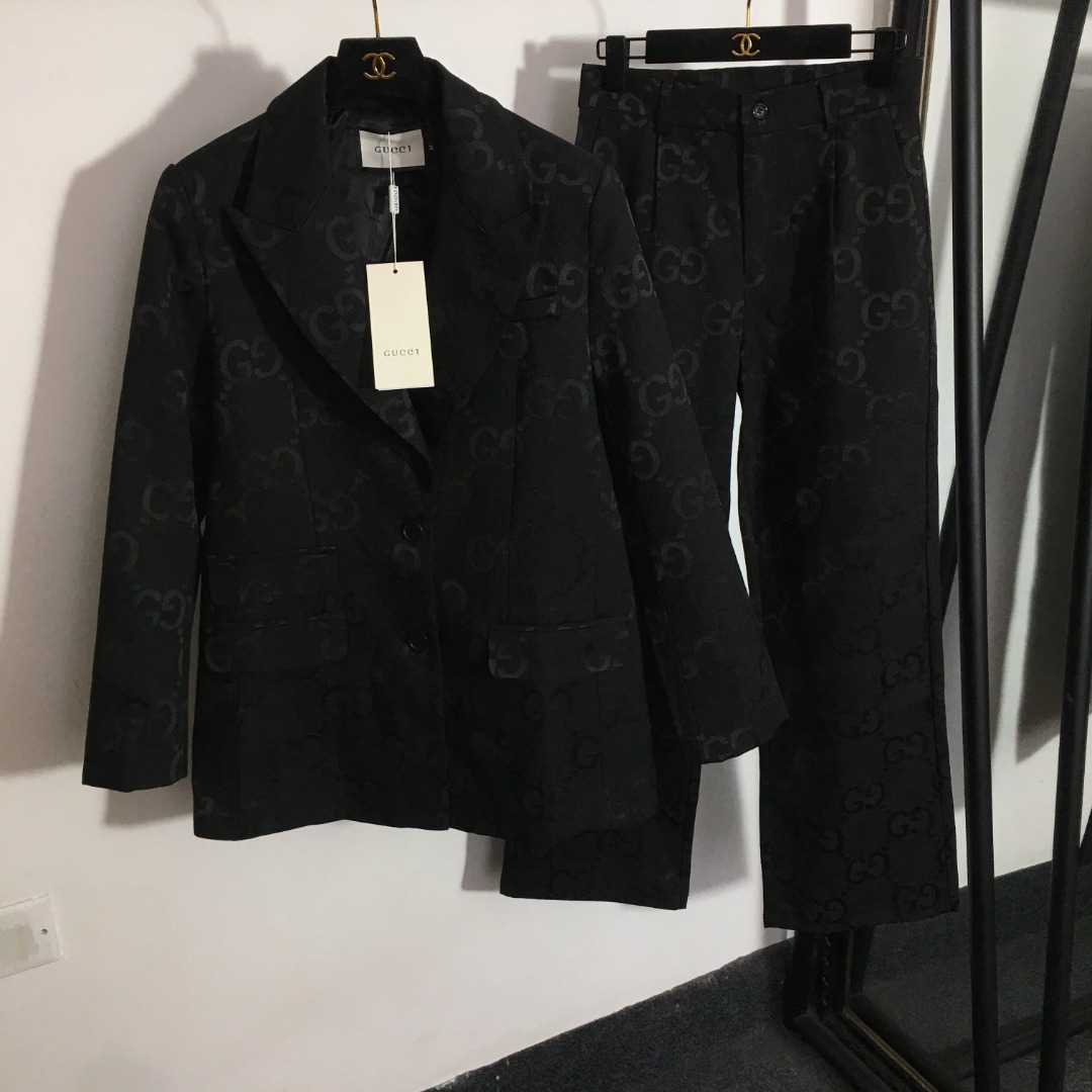 G new OL classic suit