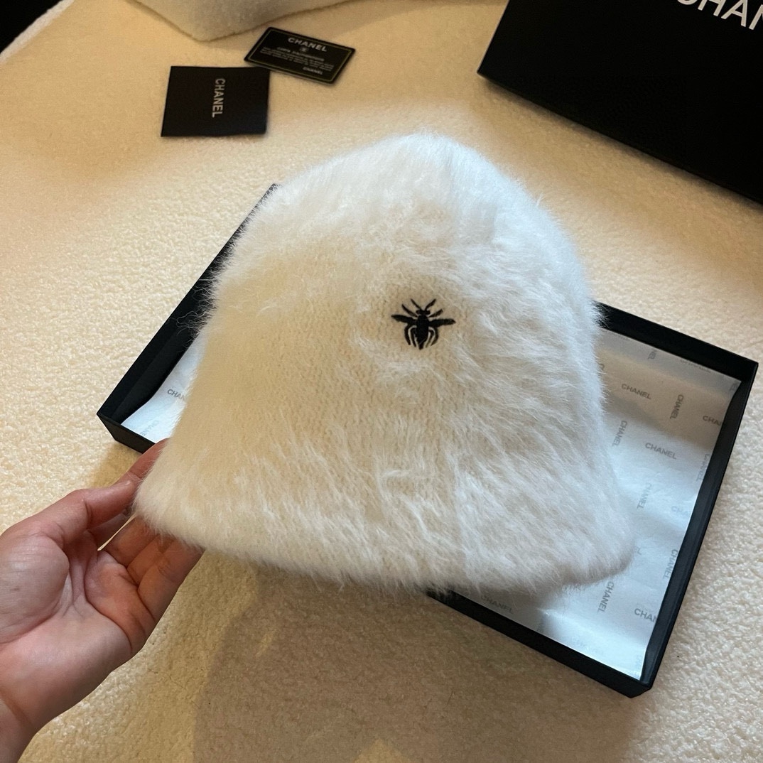 D rabbit fur bucket hat, bee embroidered logo