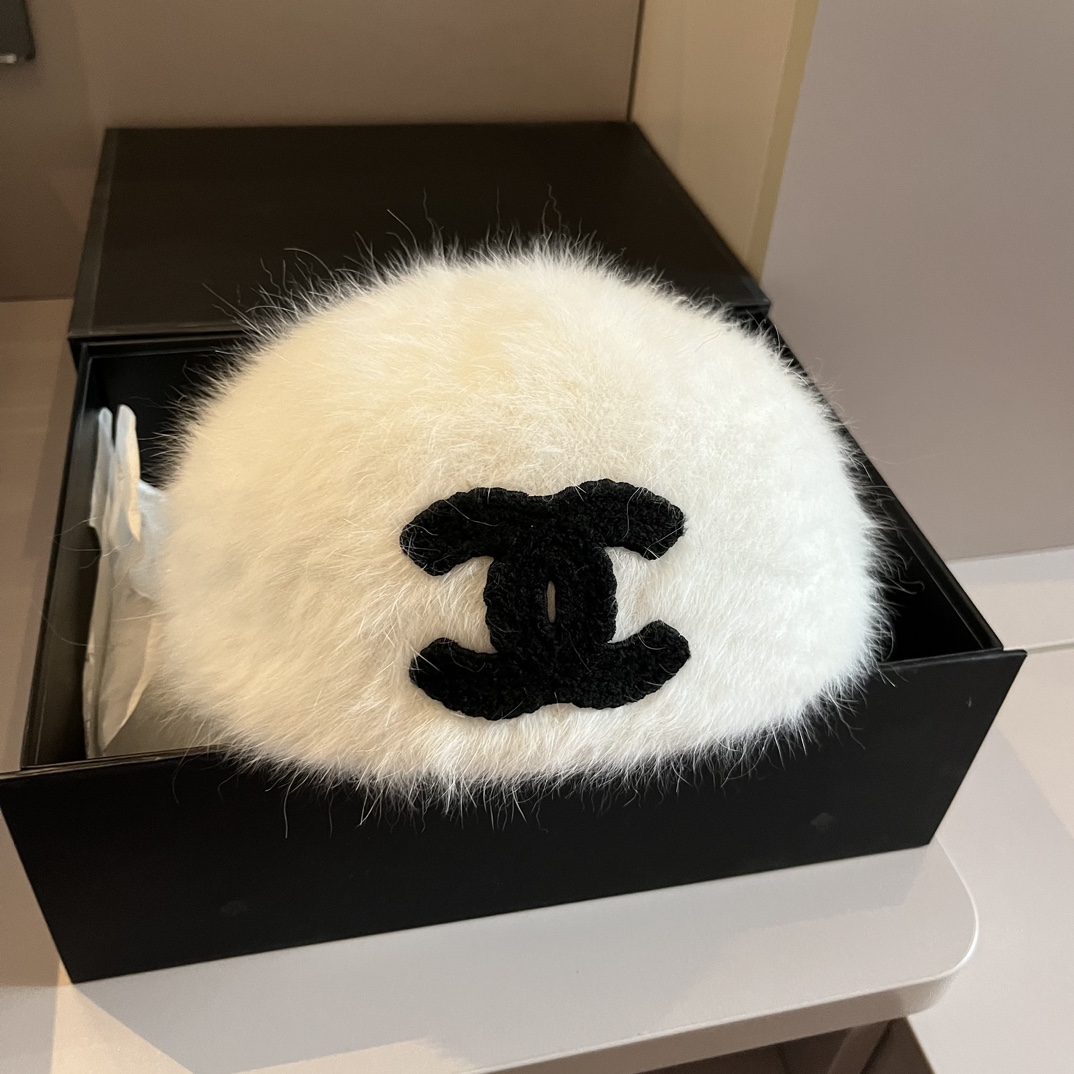 C rabbit fur front hat