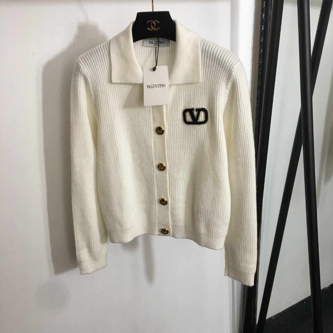 V design new V letter embroidered patch lapel knitted cardigan
