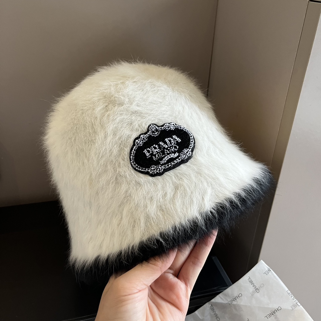 Prada rabbit fur hand-grabbed fisherman hat