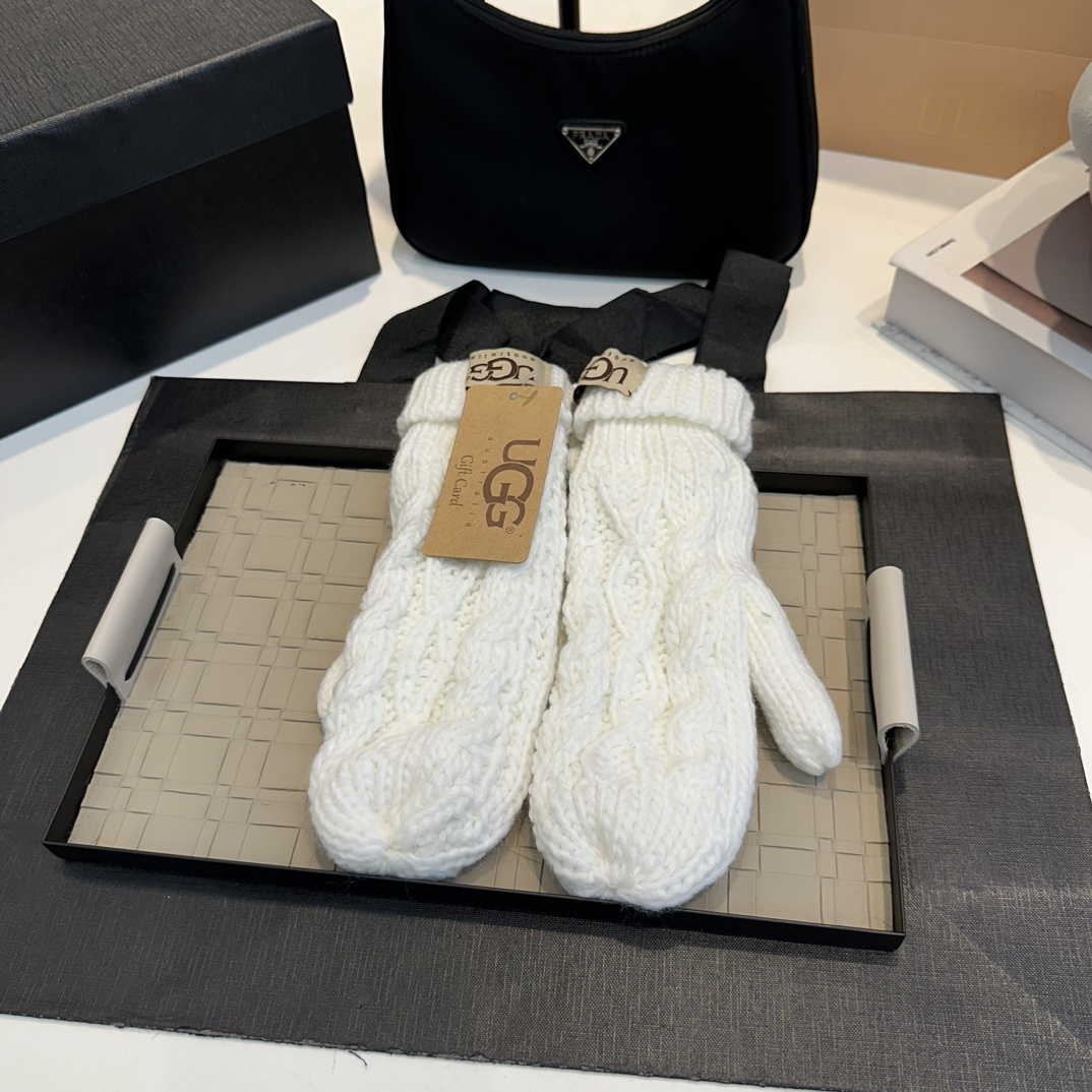 U autumn and winter shoulder wool twist gloves
