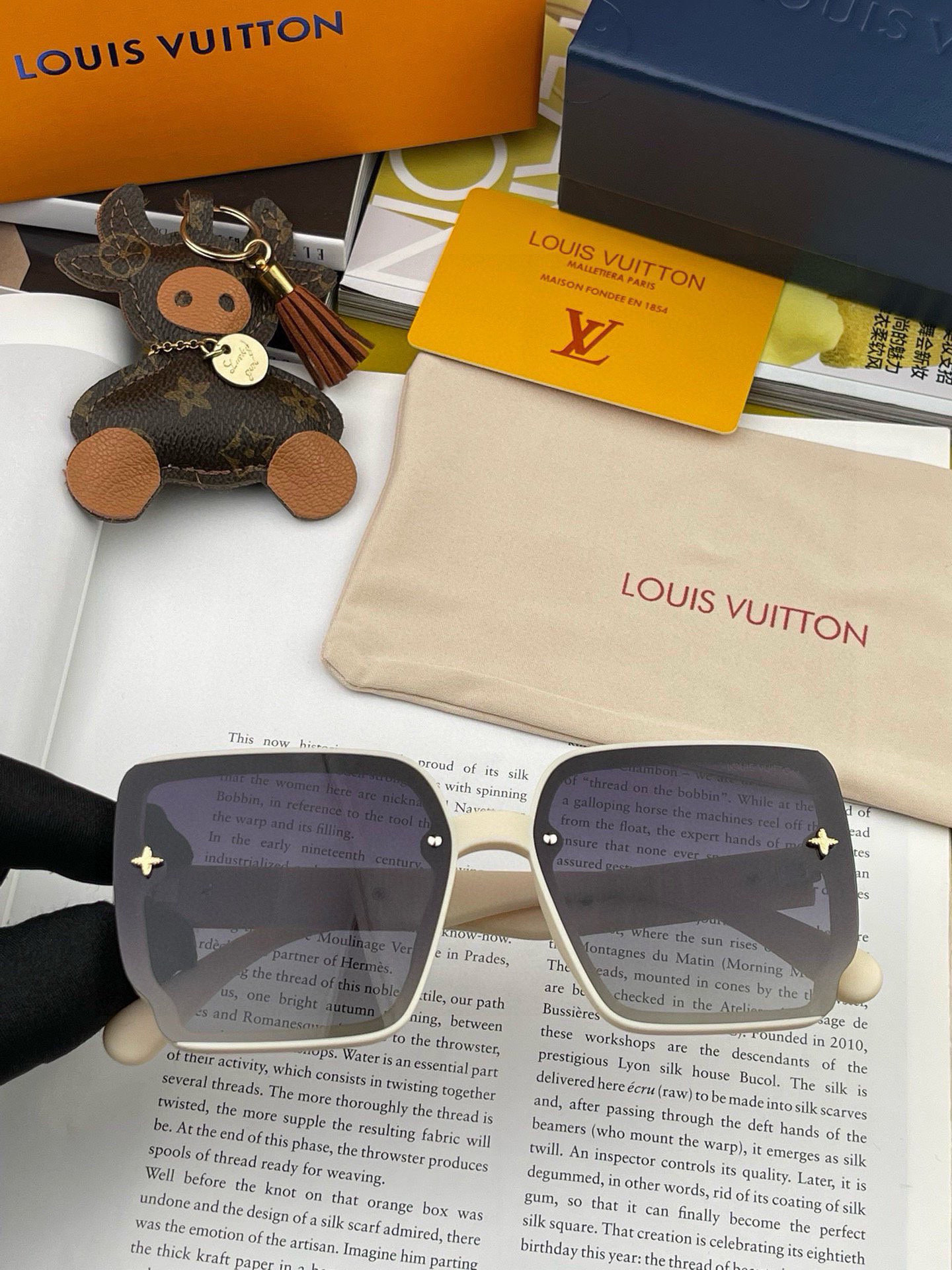 L large frame sunglasses