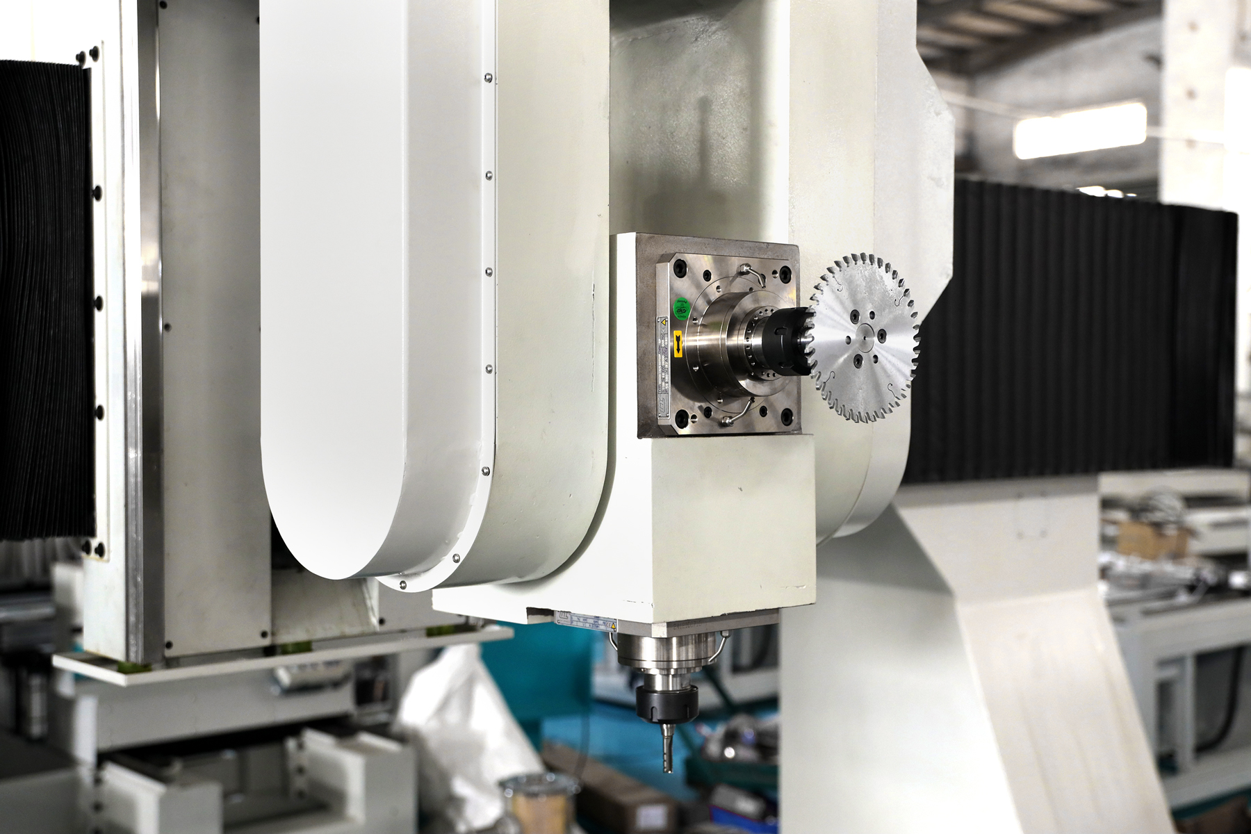 CNC 5 Axis Machining Center